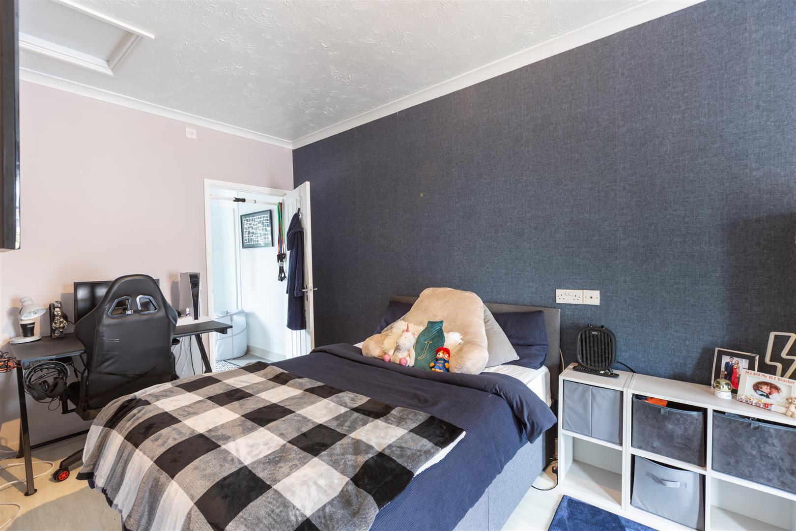 Parklands View, Sketty, Swansea, SA2 8LT